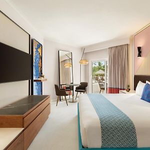 Zimmer mit Kingsize-Bett